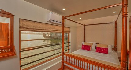Venice Houseboats Alleppey Room Type - One Bedroom Luxury Private Houseboat
