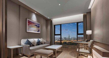 DoubleTree by Hilton Shenzhen Nanshan Hotel & Residences Room Type - DELUXE STUDIO- PARK VIEW
