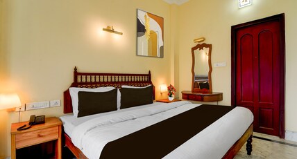 Collection O Kangarappady Formerly Cochin Residency Room Type - Saver Double