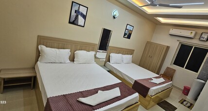 anshraj hotel Room Type - family Suite