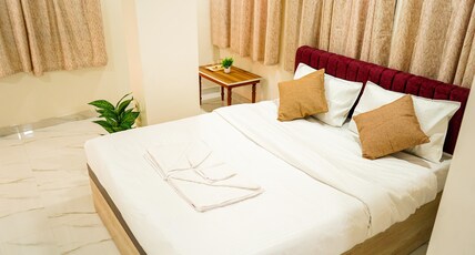 Visawa Guest House Room Type - DELUXE ROOM AC