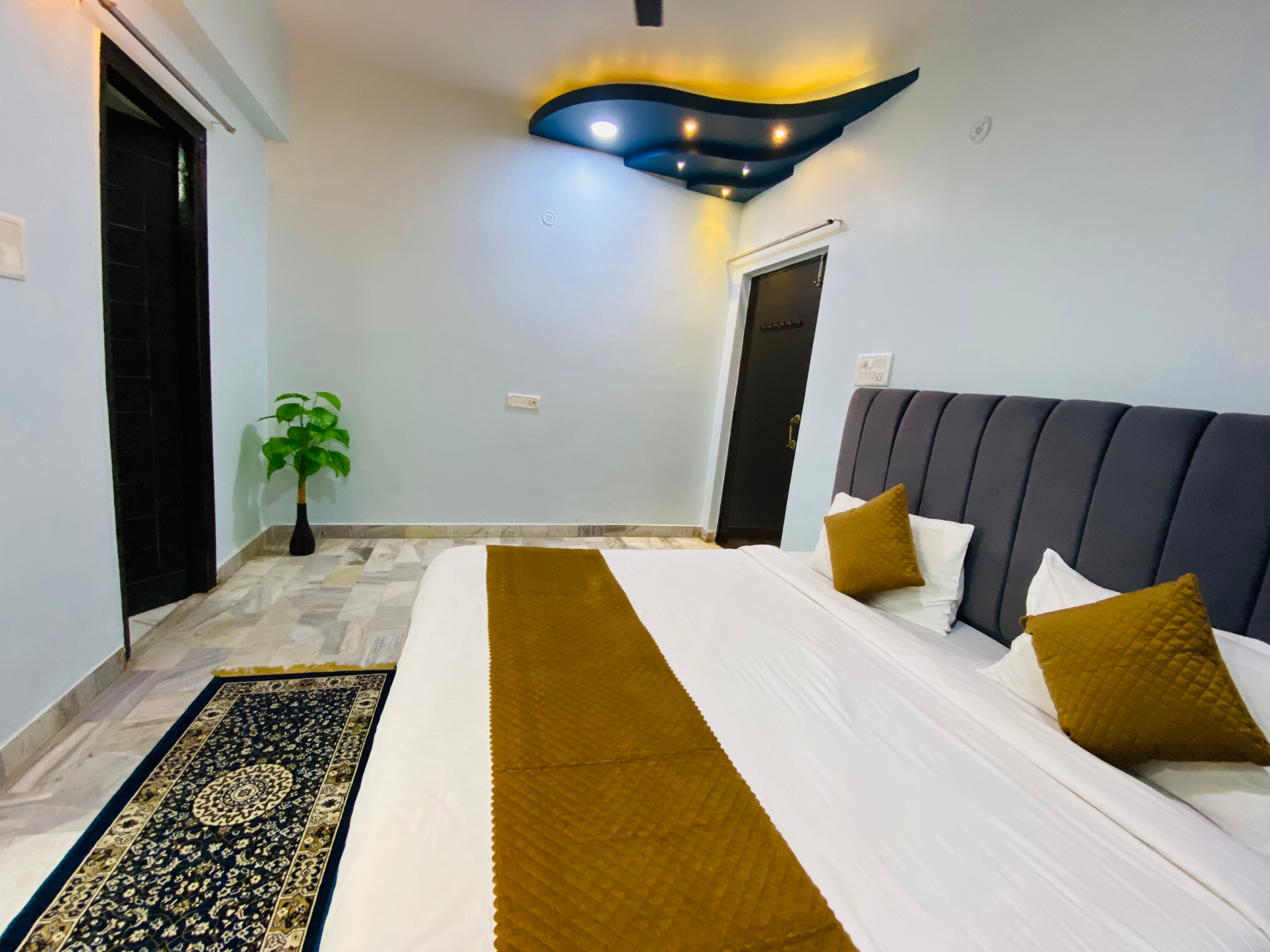 The Commune Ropeway Retreat | Entire 3BHK Apartment - Tap to explore photos