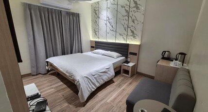 Hotel Vardan Room Type - AC Deluxe