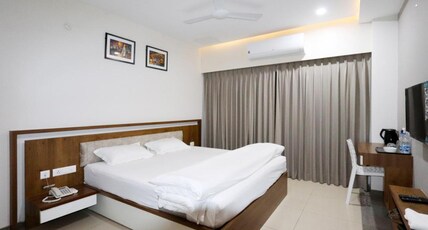 Hotel Kranti Inn Room Type - DELUXE ROOM