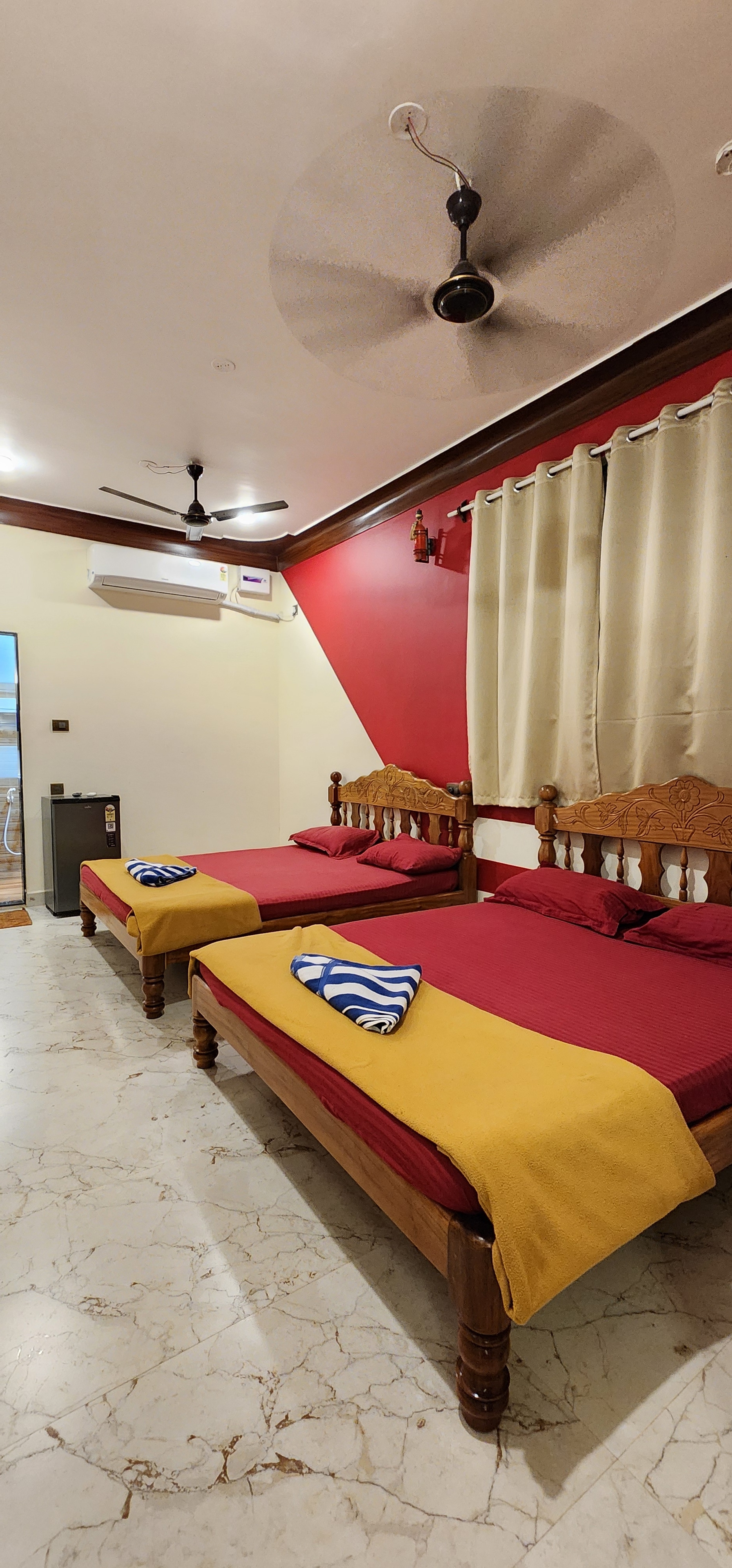 DEE JOY'S Beach Place with Sea View | Calangute - Tap to explore photos