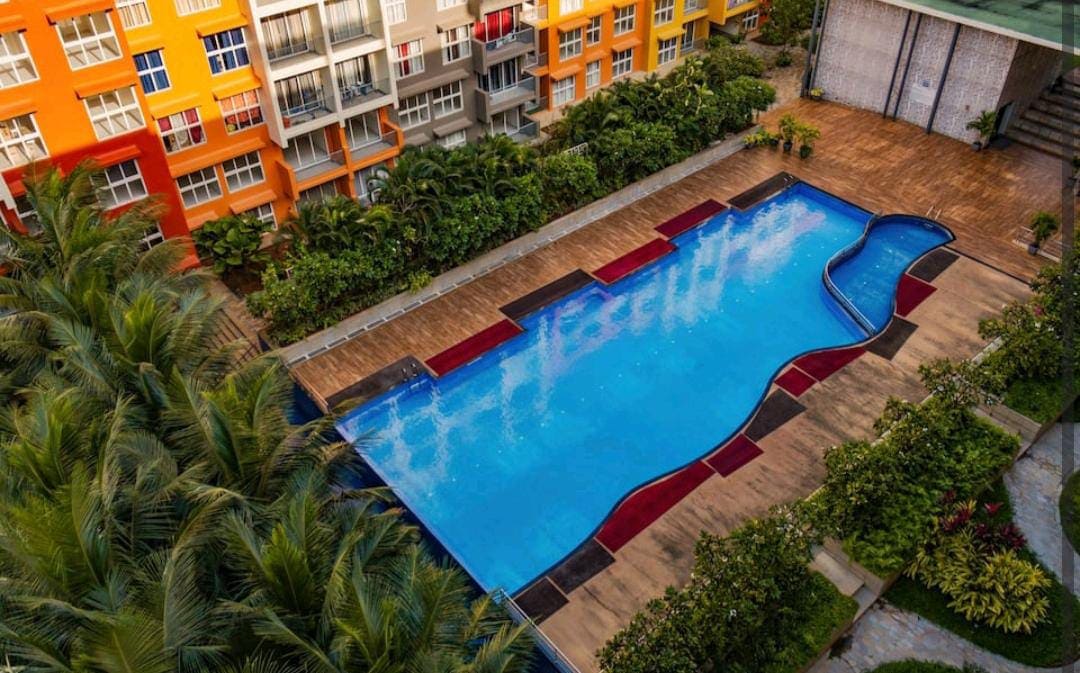 Delightful 2BR Apt Near Airport - Tap to explore photos