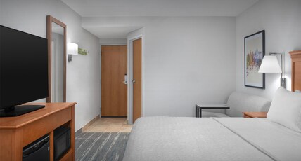 Hampton Inn Pittsburgh Greentree Room Type - 1 KING BED