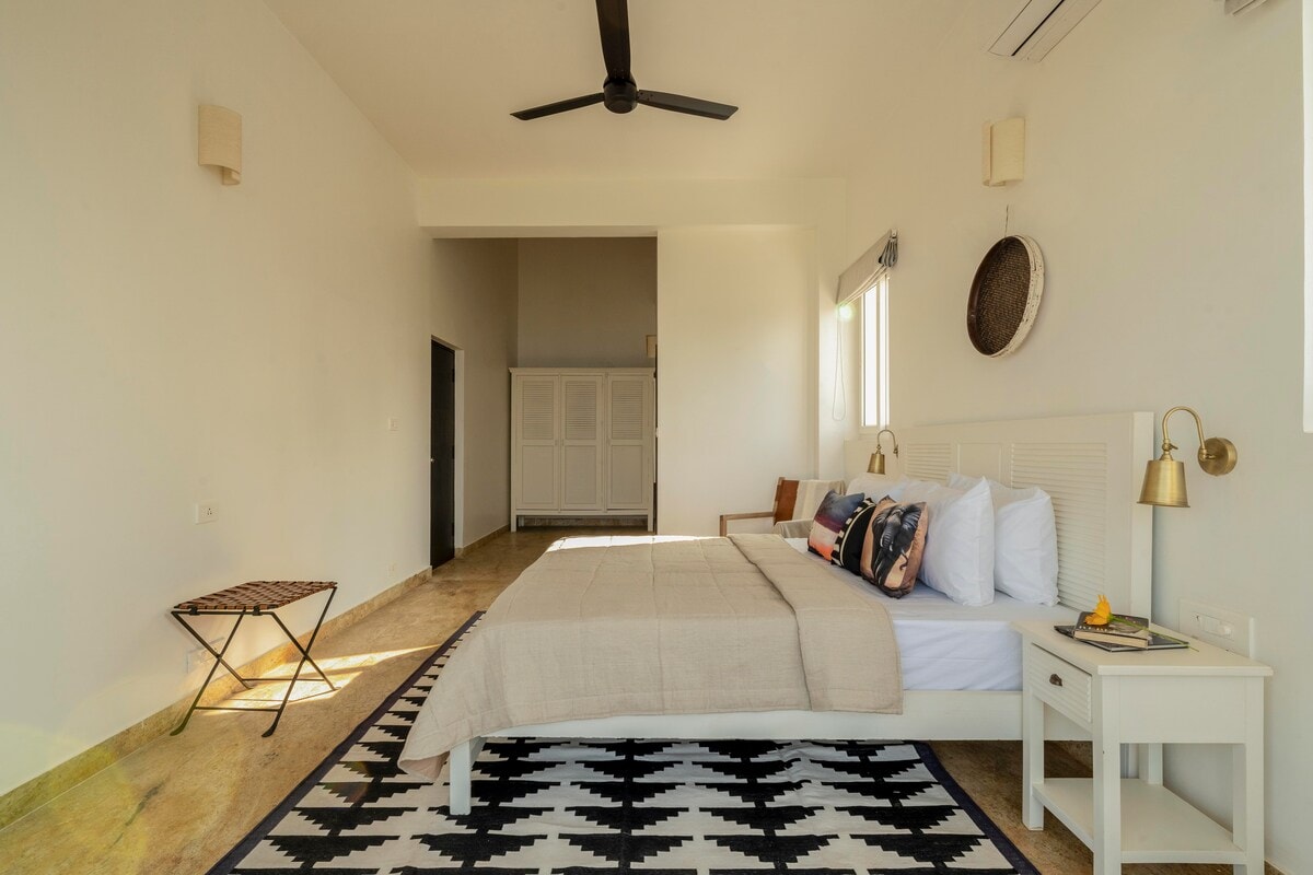 Luxury 4BHK Villa | Infinity Pool & Ocean Views Savera Stays - Tap to explore photos