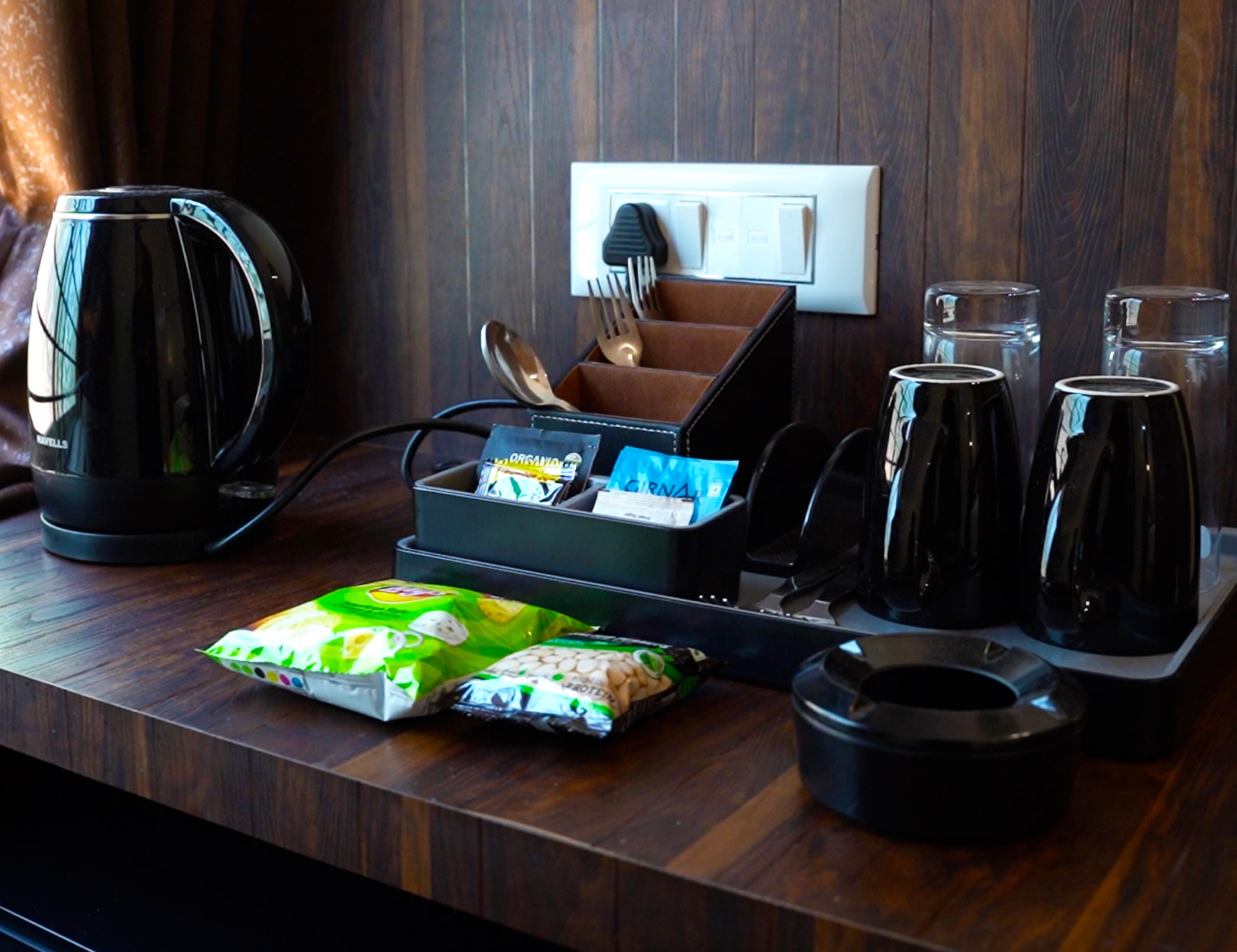 ARJUN INN SUPER DELUXE ROOMS - Tap to explore photos