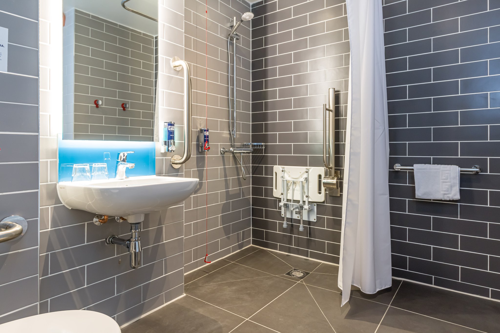 Holiday Inn Express Bodmin - Victoria Junction - Tap to explore photos