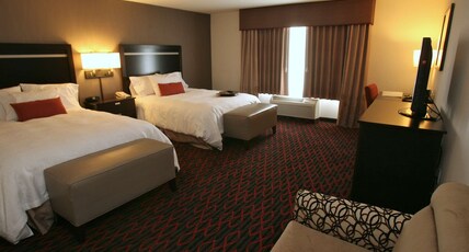 Hampton Inn & Suites by Hilton Red Deer Room Type - 2 QNS ACCESSIBLE NONSMOK