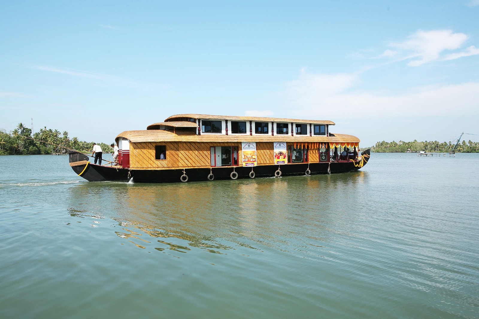 Regant Lake Palace Hotel - Tap to explore photos