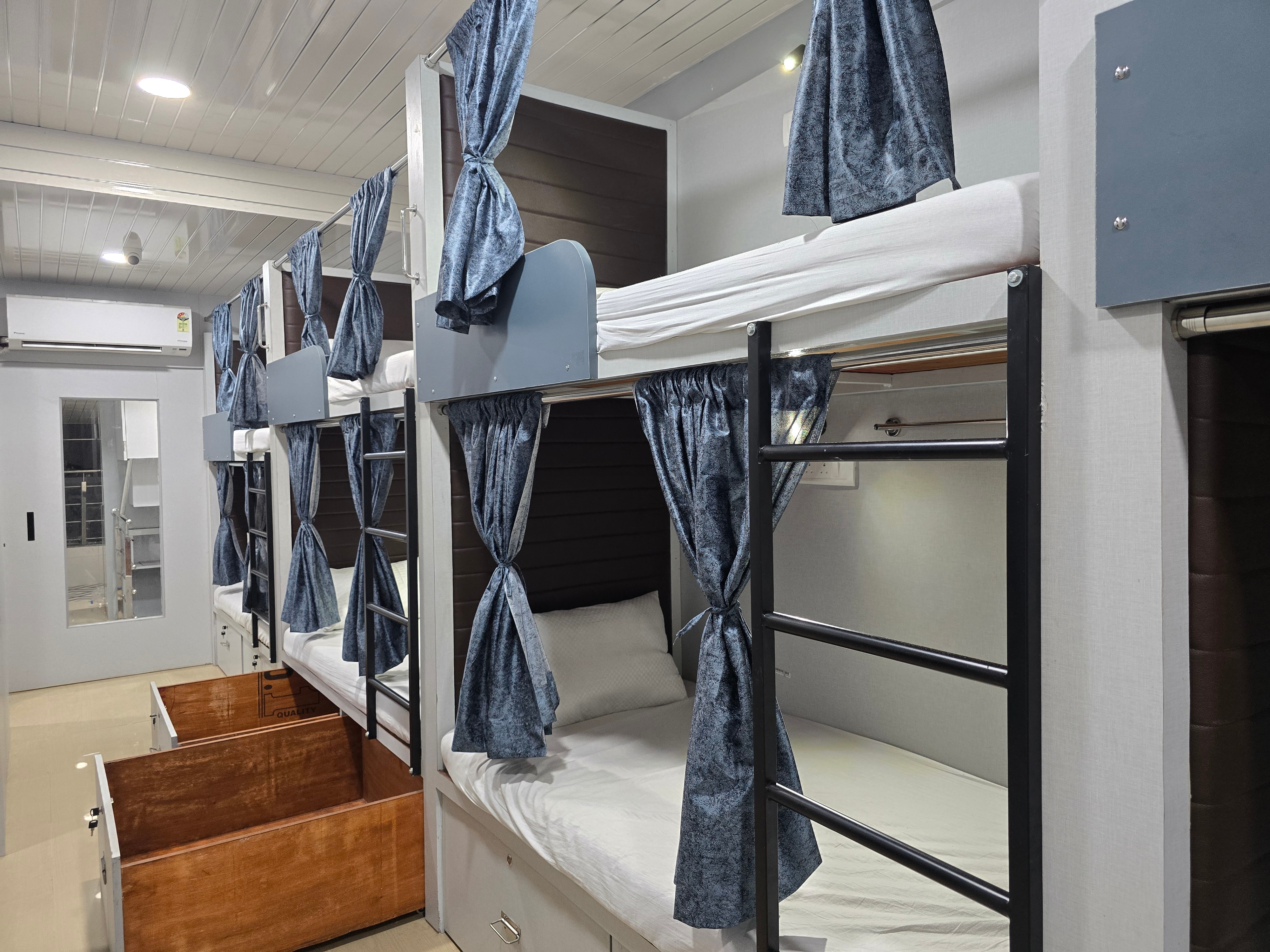 Aqua Marol Dormitory - Tap to explore photos