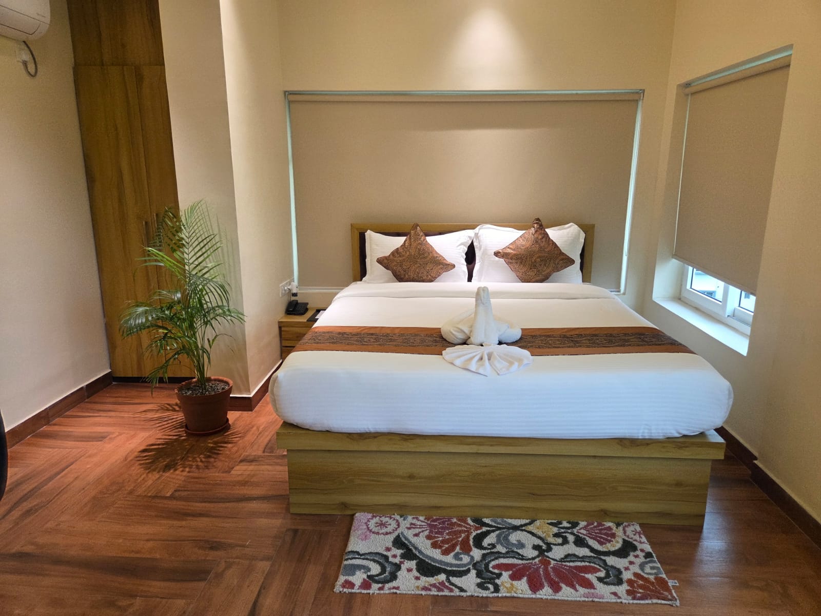 HOTEL ANANYA GRAND SHALIMAR - Tap to explore photos