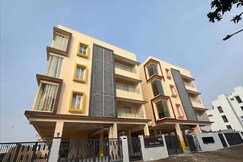 Neighbour Inn - Near Chennai Trade Centre & Miot Hospital