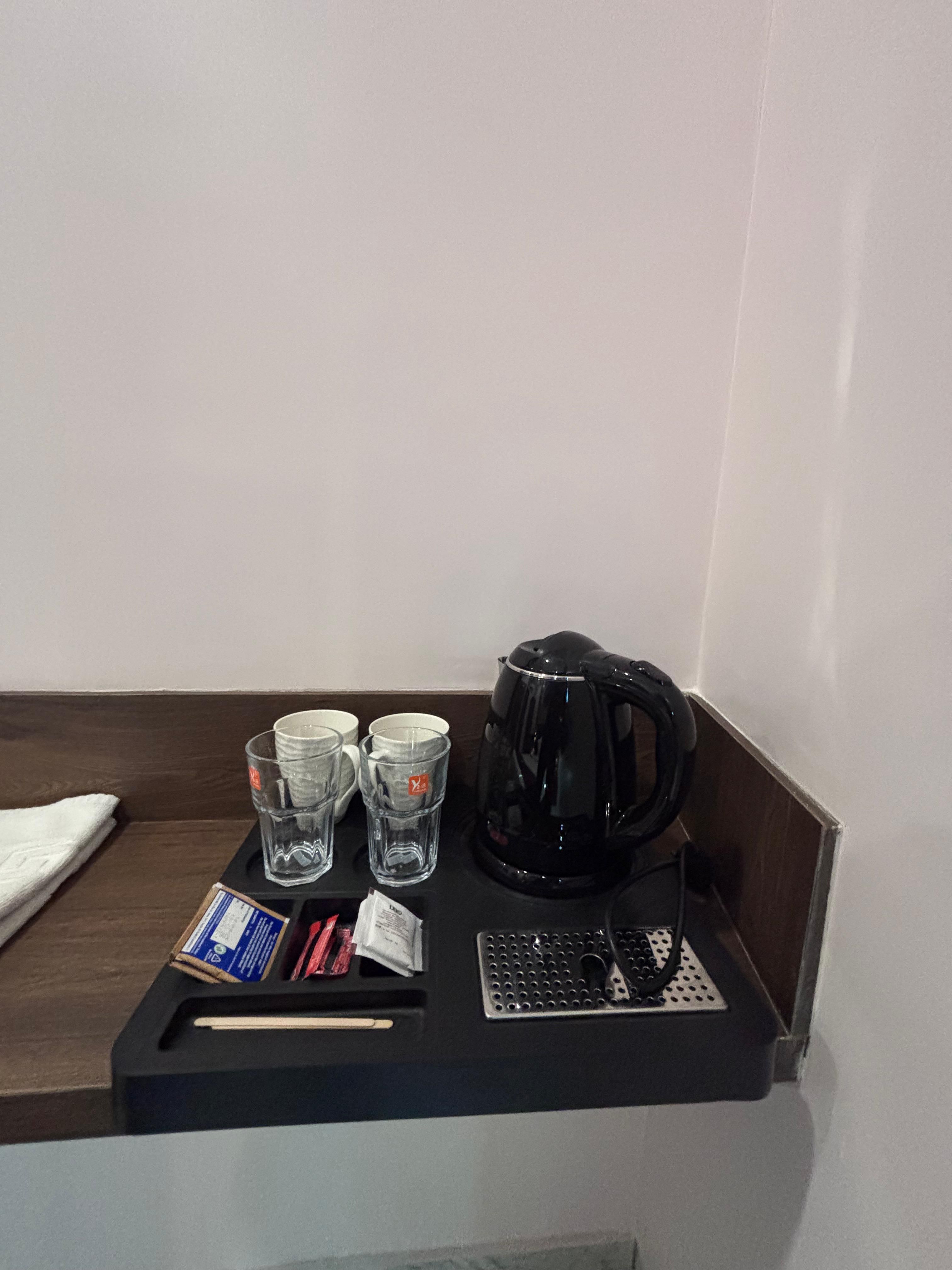 Hotel Classy Comfort Near NESCO Exhibition Centre - Tap to explore photos