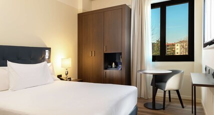 DoubleTree by Hilton Brescia Room Type - QUEEN GUEST ROOM