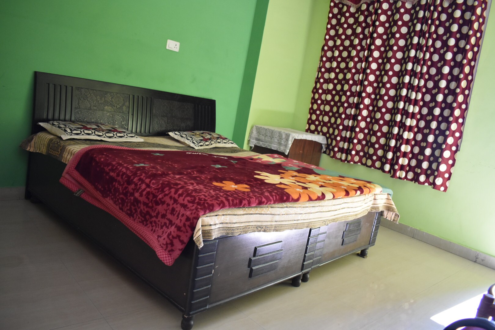 Anand Homestay - Tap to explore photos