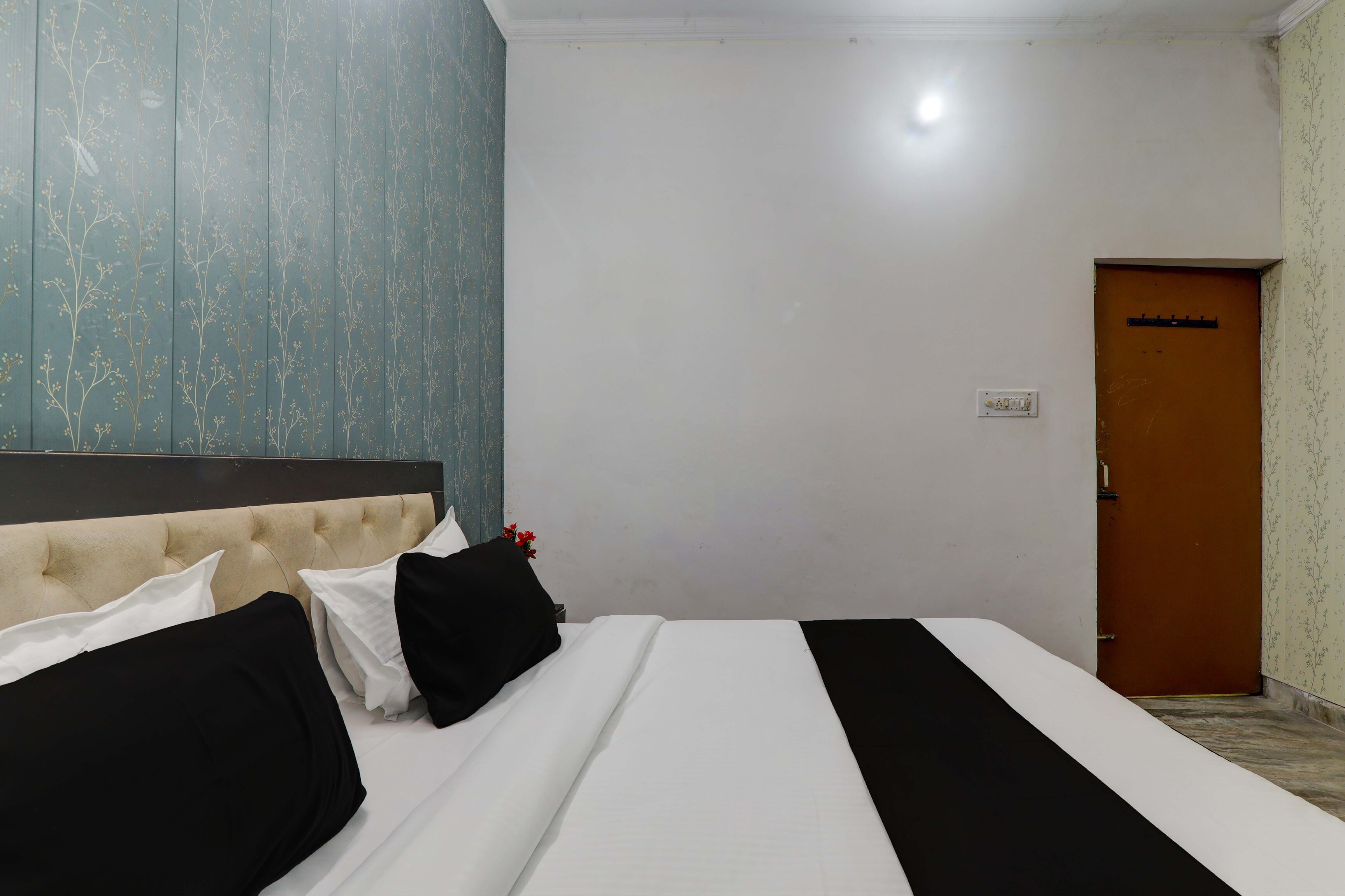 AV Hotels - Tap to explore photos