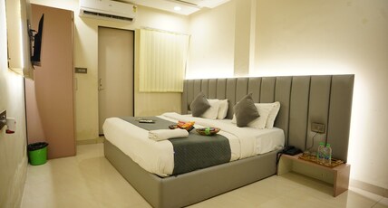 Venzaa Inn Room Type - Classic Room