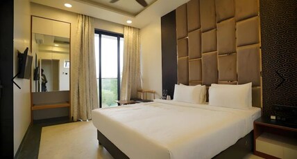 Treeo Resort Lonavala Pure Veg & Lawn Room Type - Super Deluxe Ac Room with Balcony pool view Treeo Resort Lonavala Pure Veg & Lawn Room Type - Super Deluxe Ac Room with Balcony pool view