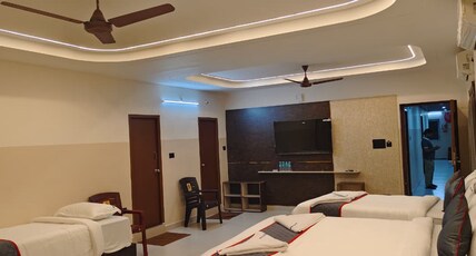 MKK Grand Luxury Suite & AC Rooms Room Type - Luxury Suite room