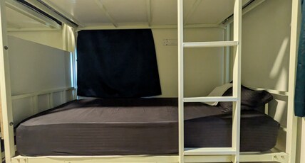 Thuyil Inn Koodal Room Type - 4 bed mixed dormitory - Cabin B - Lower Bed