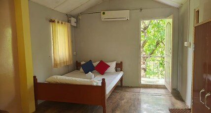 Silent Rocks Homestay Room Type - Woodpecker