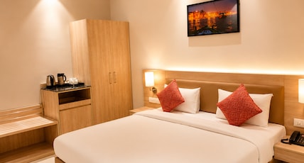 Poonam Aayati Room Type - Standard Double Bed Room with City View Poonam Aayati Room Type - Standard Double Bed Room with City View