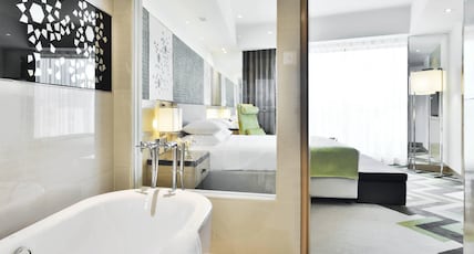 Courtyard by Marriott Agra Room Type - Executive Suite with Seating Area & Bathtub Courtyard by Marriott Agra Room Type - Executive Suite with Seating Area & Bathtub