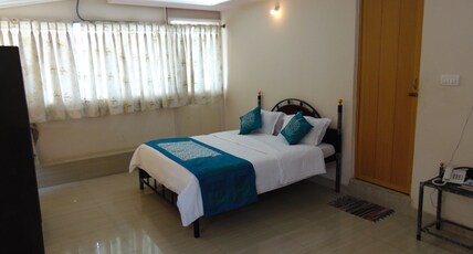 Hotel Manvin's Room Type - Deluxe Non AC Room