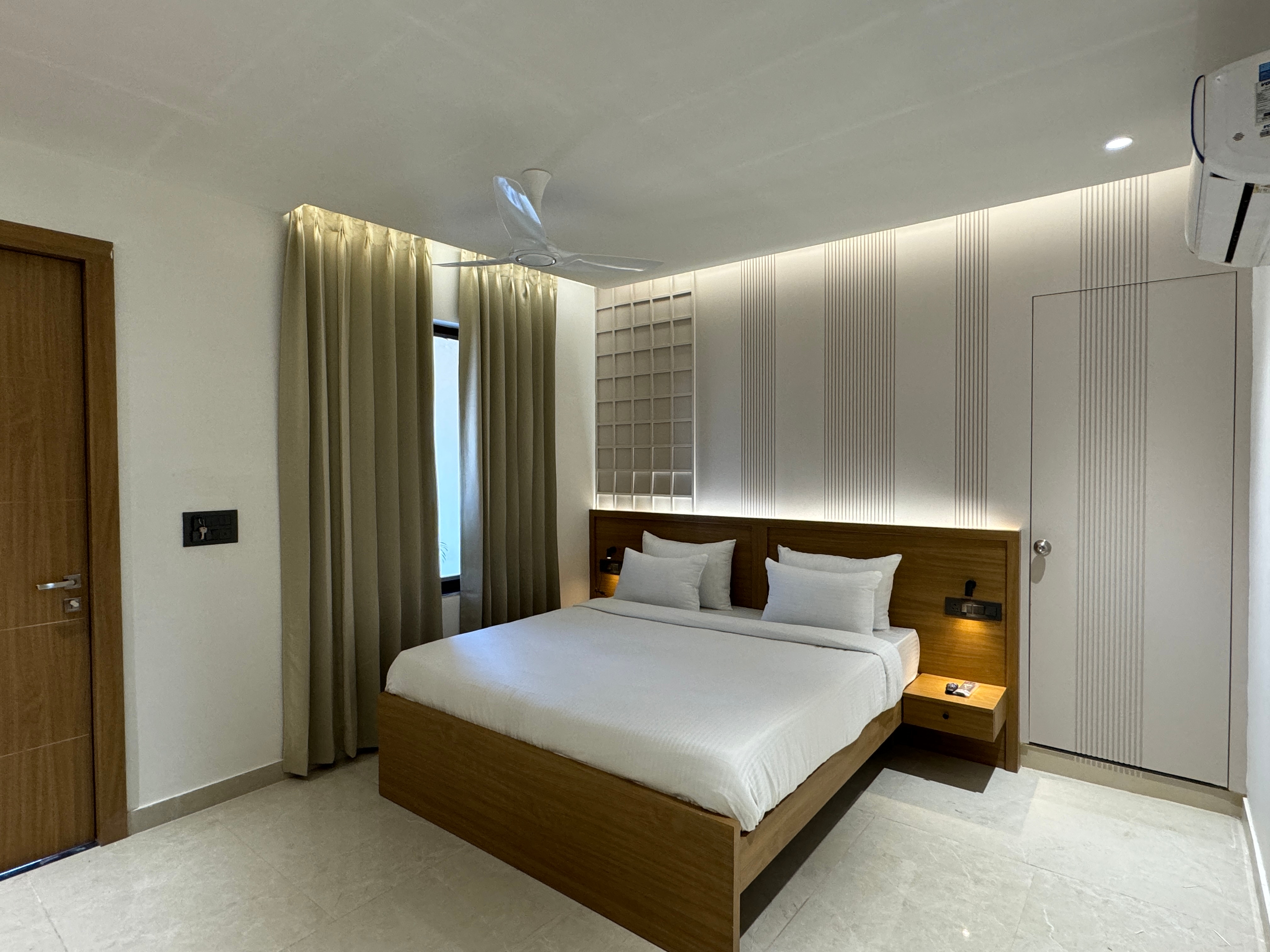 Aura Gold Resort - Tap to explore photos