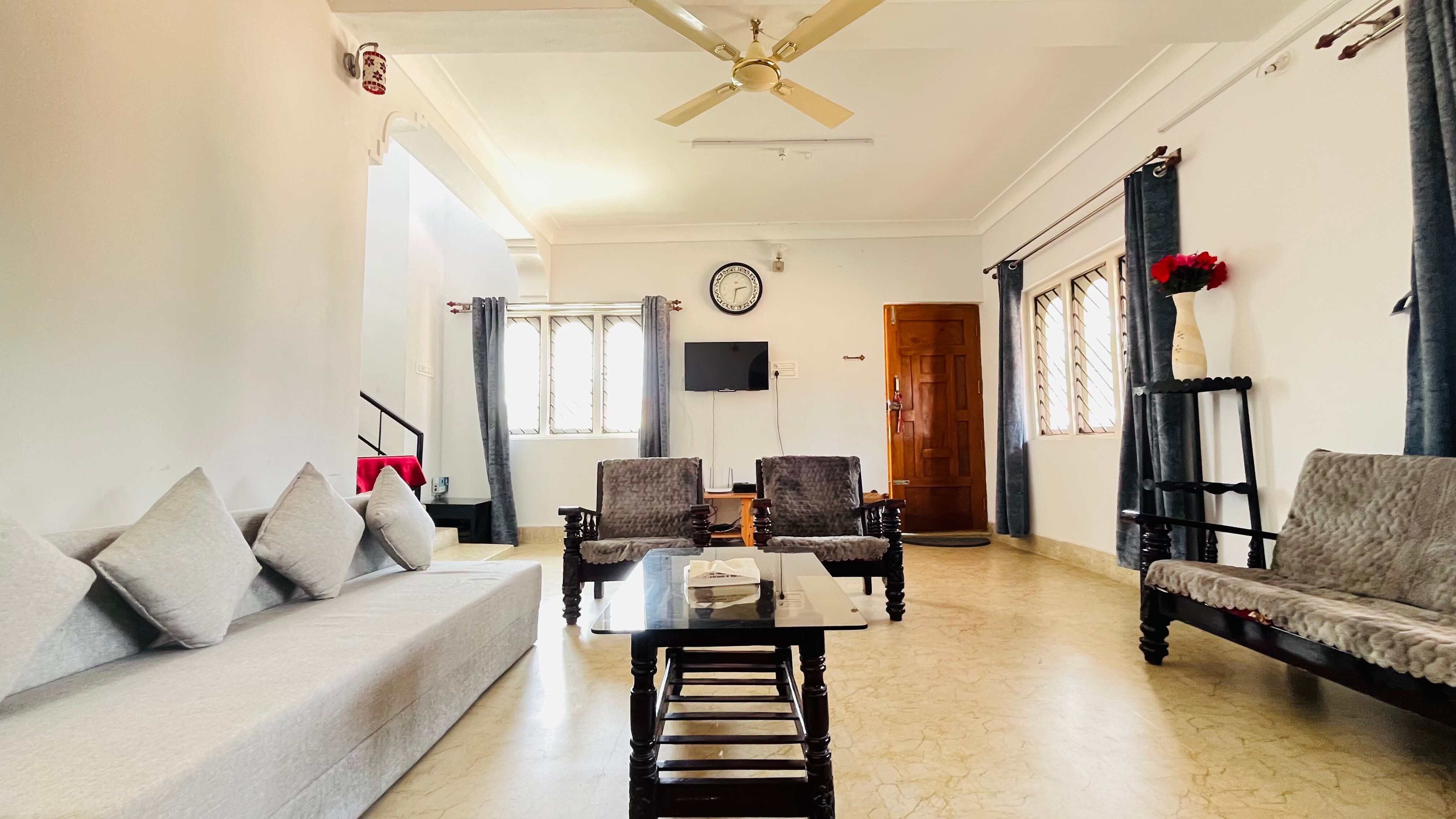 Casa Red Homestay - Tap to explore photos