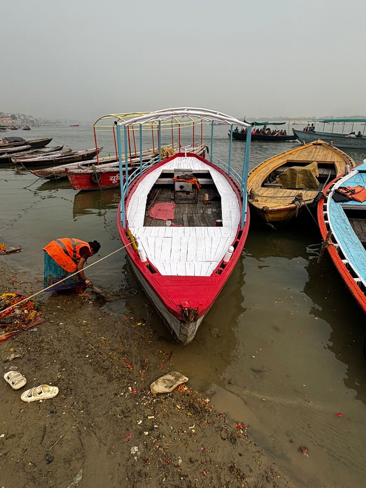 Ganga Putra Inn | Rooms & Dorms - Tap to explore photos