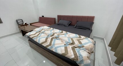 GRAND IMPERIAL RESTRAUNT AND HOTEL Room Type - Bedroom 9