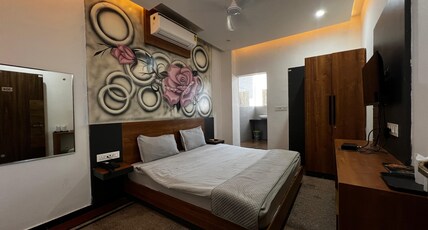 HOTEL RAJ PALACE Room Type - Semi Deluxe