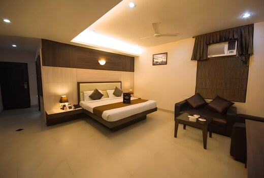 SHREE JI HOTEL AND RESTAURANT