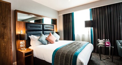 Crowne Plaza LEEDS Room Type - 1 Queen Bed Standard