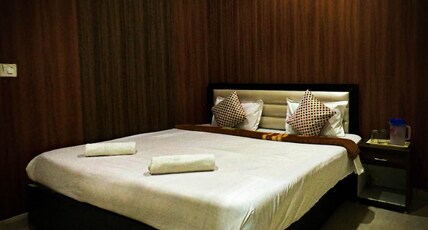 Moksh Ganga Room Type - Standard Double Room - Non AC