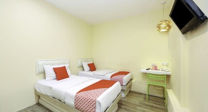 OYO 479 The Green Hotel Room Type - Standard Twin OYO 479 The Green Hotel Room Type - Standard Twin