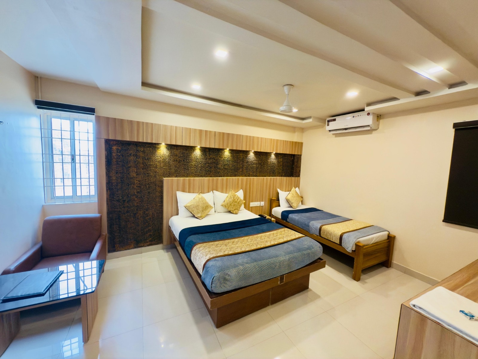The Hydel Park Business Class Hotel - Tap to explore photos