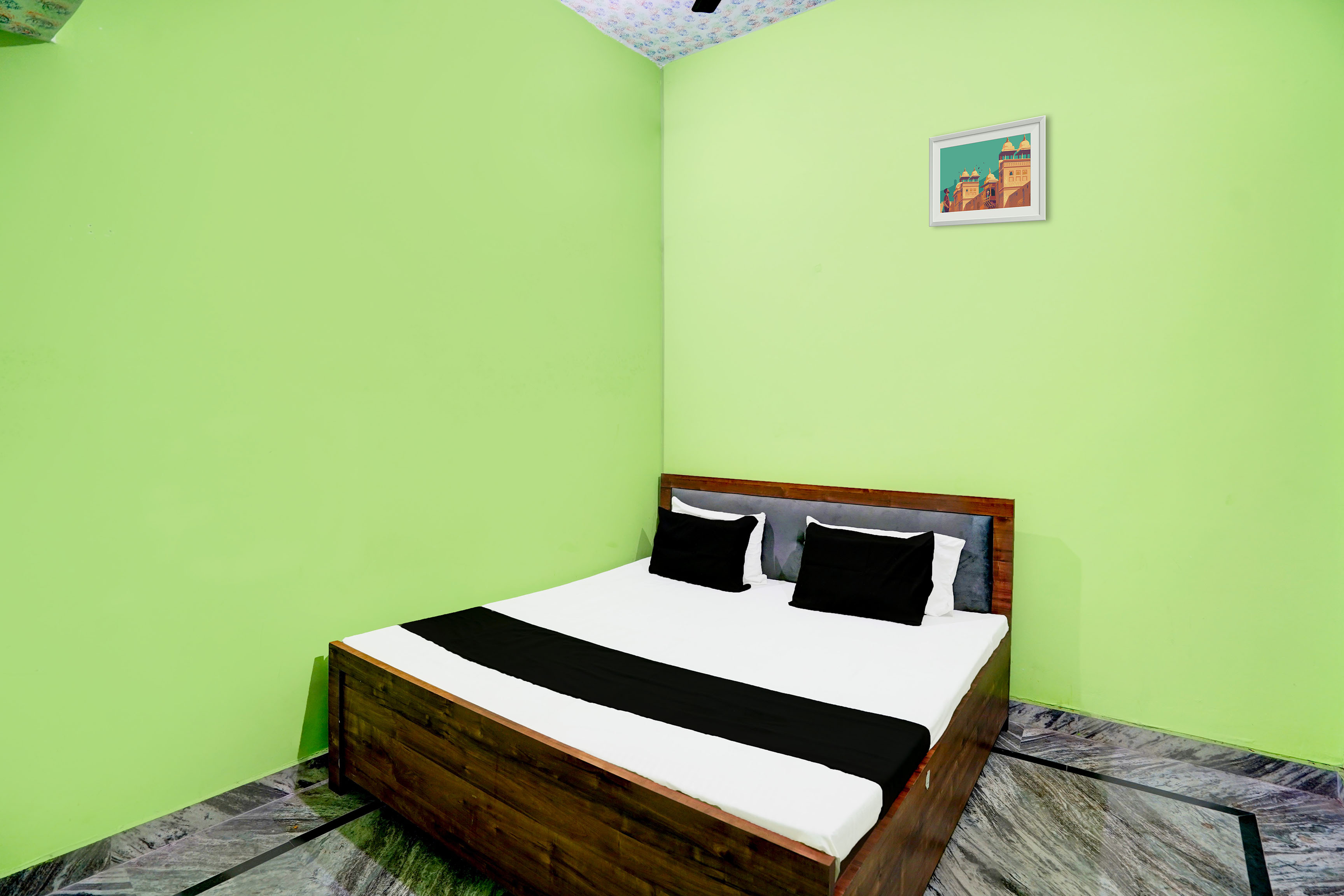 Hotel O Royal Happy Guest House - Tap to explore photos