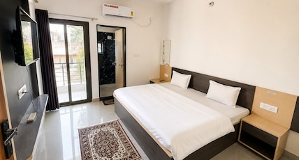 Shree Radhe Mohan Hotel (Family Rooms) Near Khatu Shyam Ji Temple Room Type - AC Deluxe Double Room Shree Radhe Mohan Hotel (Family Rooms) Near Khatu Shyam Ji Temple Room Type - AC Deluxe Double Room