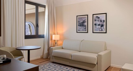 DoubleTree by Hilton Brescia Room Type - KING JUNIOR SUITE
