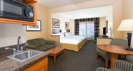 Holiday Inn Express Hotel Vernal Room Type - 2 Queen Beds Suite