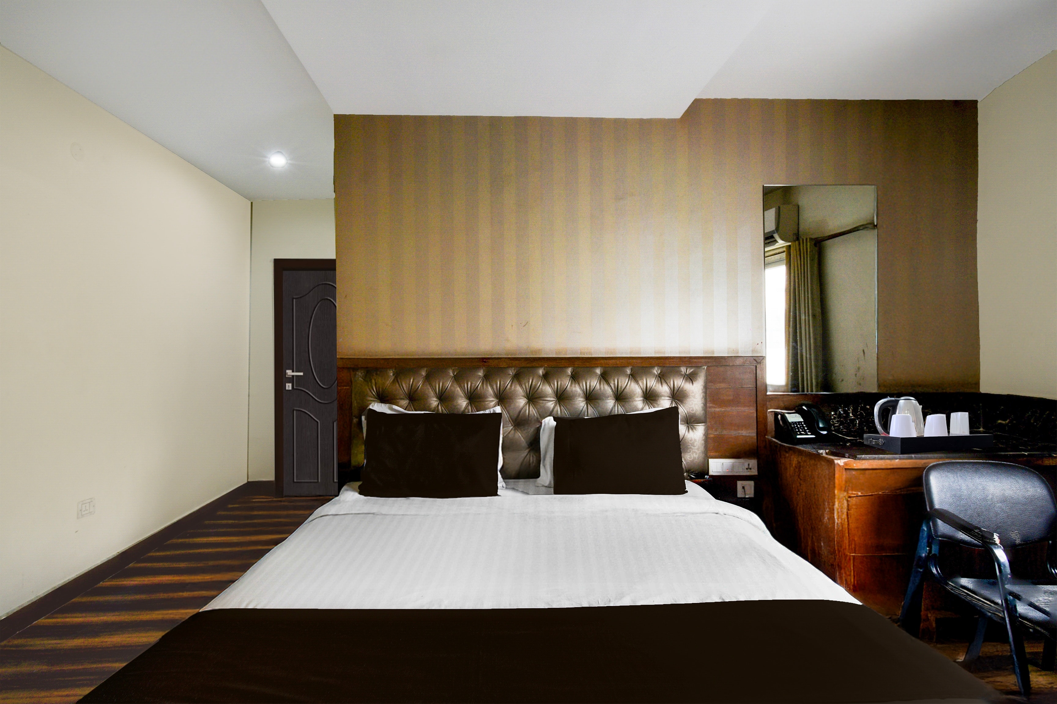 Super Townhouse Kothapet Formerly Surabhi Elite - Tap to explore photos