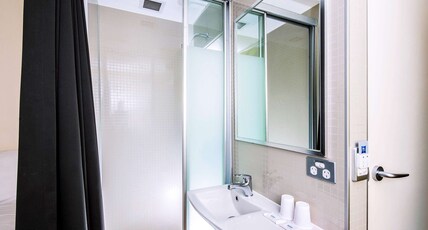 ibis budget Sydney Olympic Park Room Type - 1 Queen and 1 Single Bunk Bed ibis budget Sydney Olympic Park Room Type - 1 Queen and 1 Single Bunk Bed