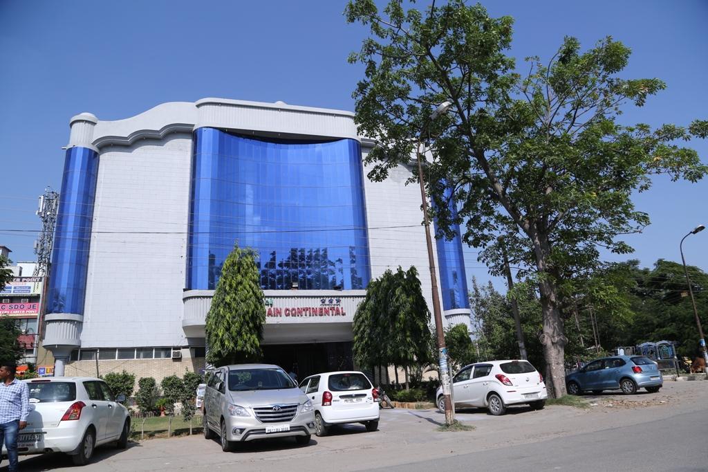 Narain Continental - Tap to explore photos