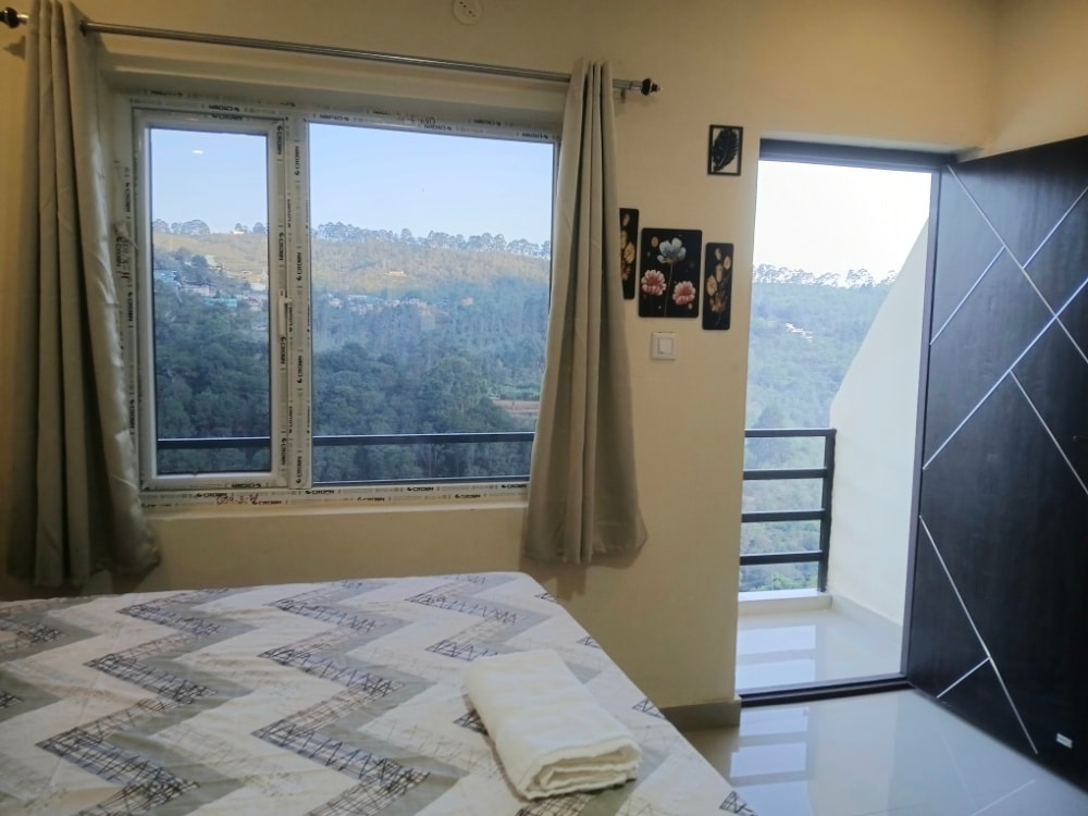 Malabar Cottage - Panoramic Mountain View - Tap to explore photos