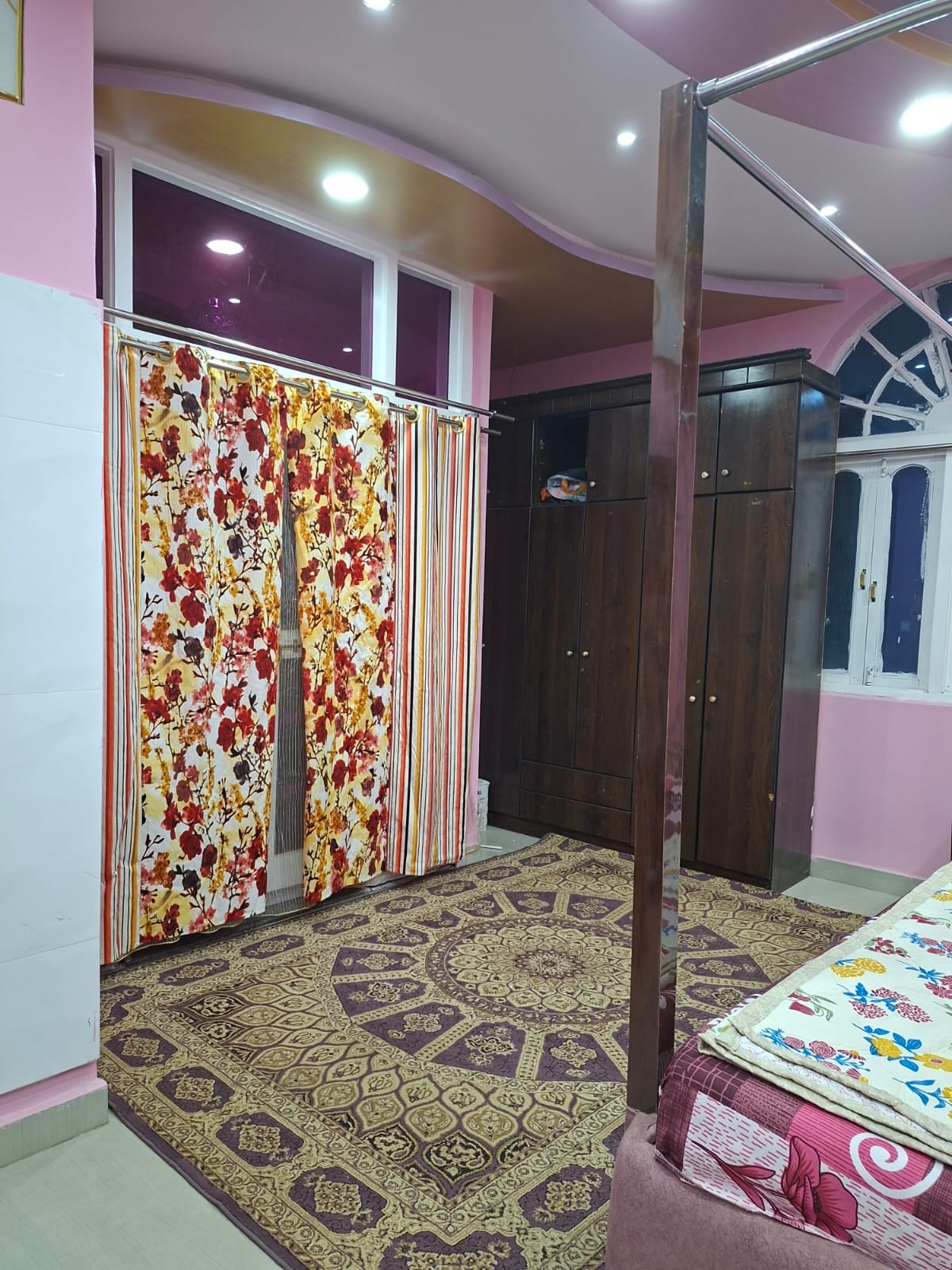 Shikary's Palace Guest House - Tap to explore photos